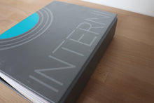 Carica l'immagine nel visualizzatore di Gallery, HOME DESIGN COLOR COLLECTION (@2020 Covema) - ColorBook - Cartella colori di 120 foglietti reali in un raccoglitore ad anelli